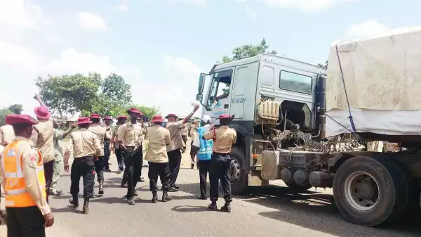 Road crashes leave 3,048 dead this year, says FRSC